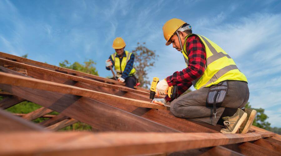 Professional Flat Roofing Installation services in Summitville, IN